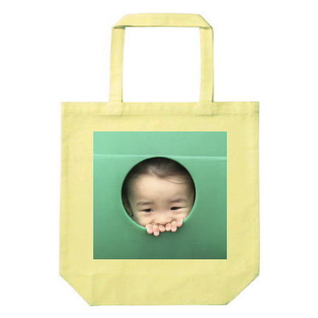 子供の写真を大きくプリントしたオリジナルのトートバッグ