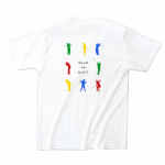 カラフルなイラストをプリントしたゴルフTシャツ