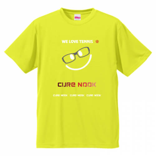 チーム名をプリントしたテニスクラブのオリジナルTシャツ