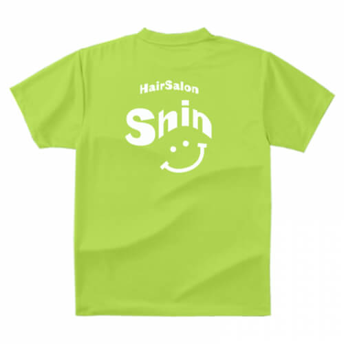 スマイルデザインをプリントしたスタッフTシャツ