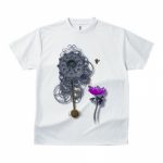 立体的なデザインのプリントTシャツ