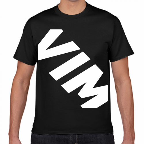 自作のブランドロゴをプリントしたオリジナルTシャツ