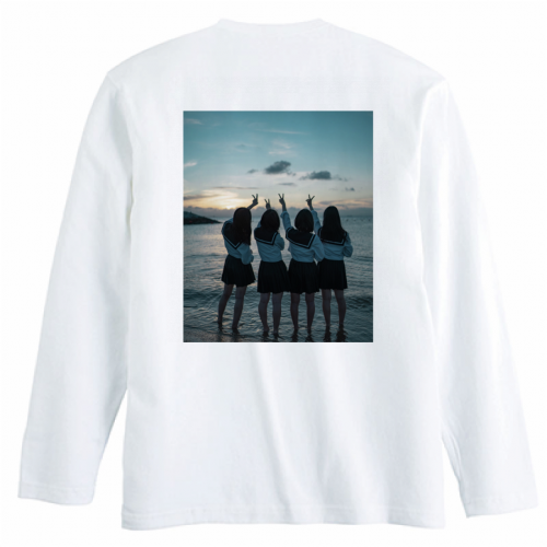 友達の写真をプリントしておそろいのオリジナルTシャツを作成！
