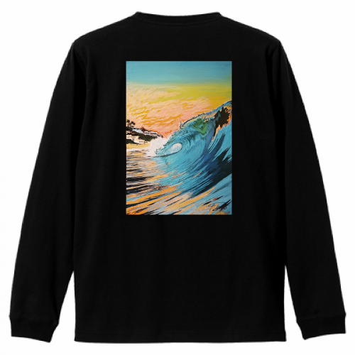 鮮やかなイラストをプリントしたオリジナルの長袖Tシャツ