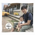 お父さんと子どもの写真をプリントしたオリジナルタオル