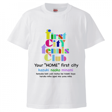 カラフルなプリントのテニスクラブTシャツ