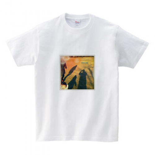 親子のシルエットをプリントした家族Tシャツ
