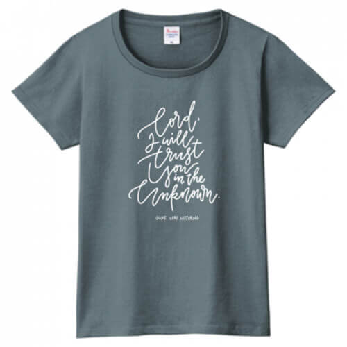 文字デザインをプリントしたおしゃれなオリジナルTシャツ