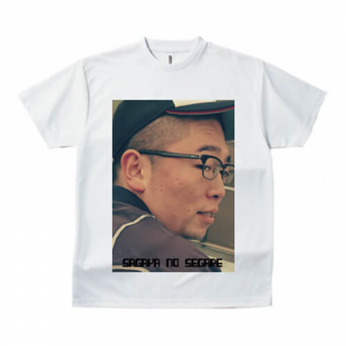 肖像画のような写真のプリントTシャツ