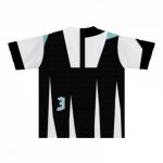 単色デザインの全面プリントTシャツ
