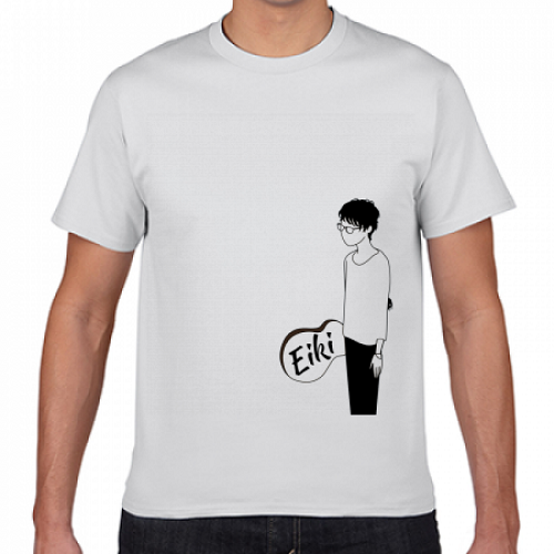 個性的な位置にデザインを印刷したオリジナルTシャツ