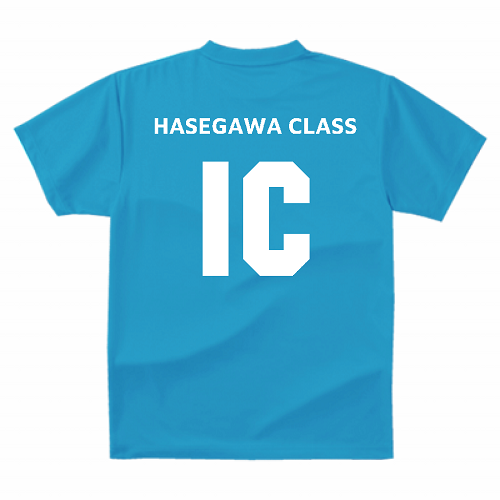 カッコいい背ネームデザインが目を引くクラスTシャツ