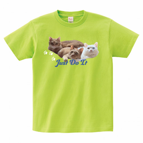 ねこ様のプリントTシャツ